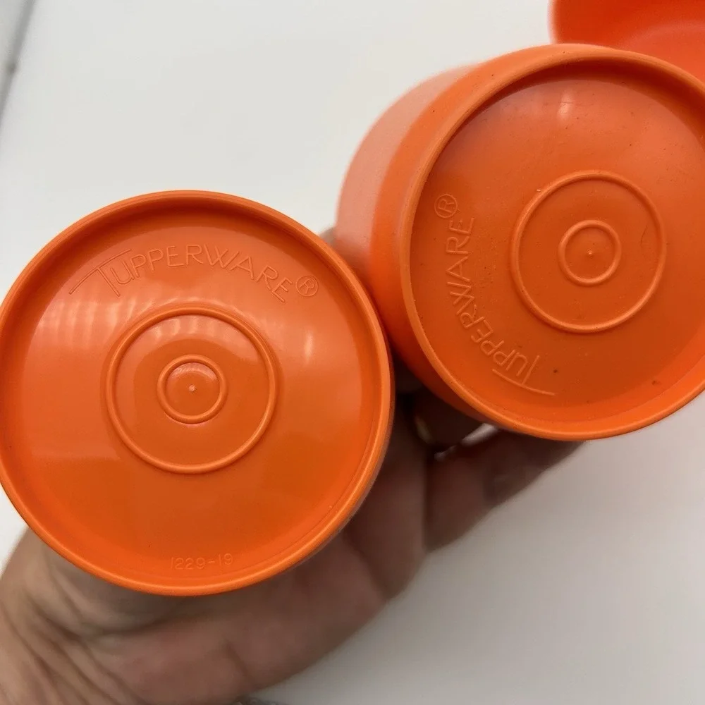 Tupperware Small Round #1229 Orange Snack Cups 4 oz, Lot of 4